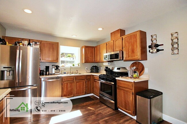 Building Photo - 1437 Mariposa Ct