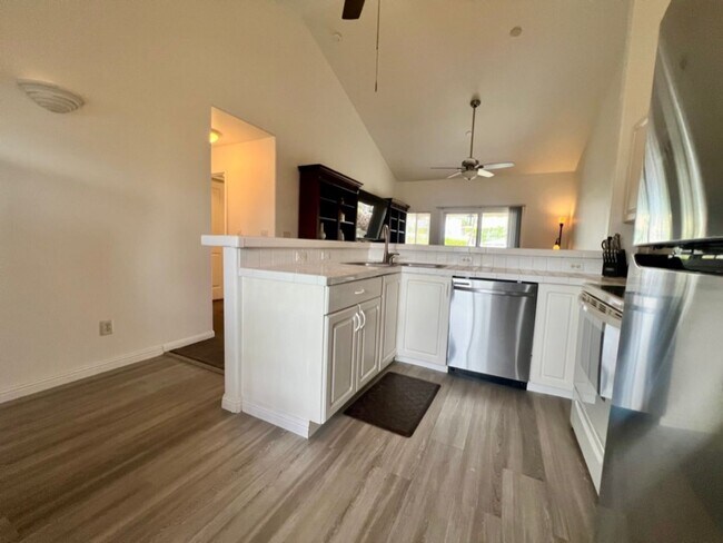 Building Photo - Furnished 3 Bedroom 2 bath Ali'i Lani Condo Top floor *Pet Friendly!