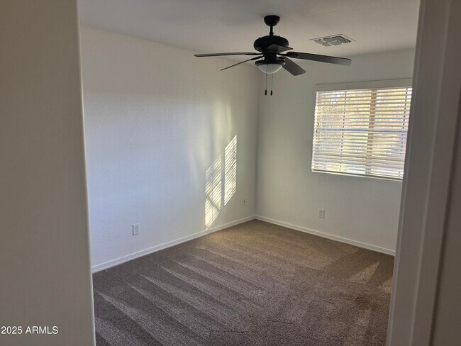 Building Photo - 3670 E Zachary Dr