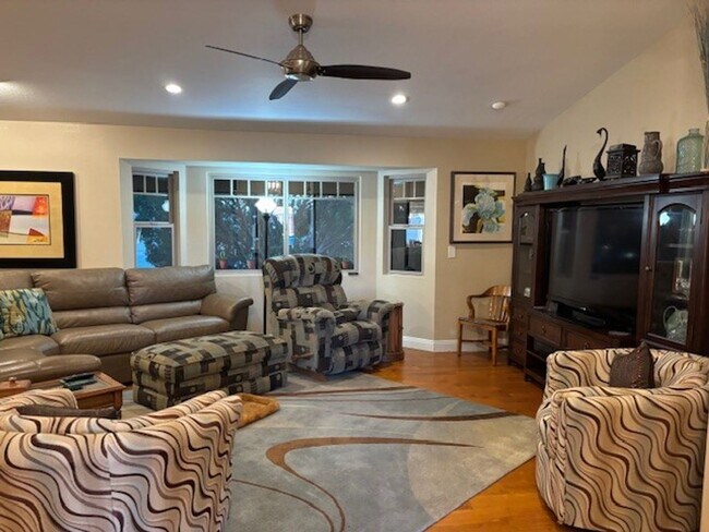 Building Photo - Welcome to this stunning 2-bedroom, 2-bathroom home, in Leisure World a 45+ Active Adult Resort C...