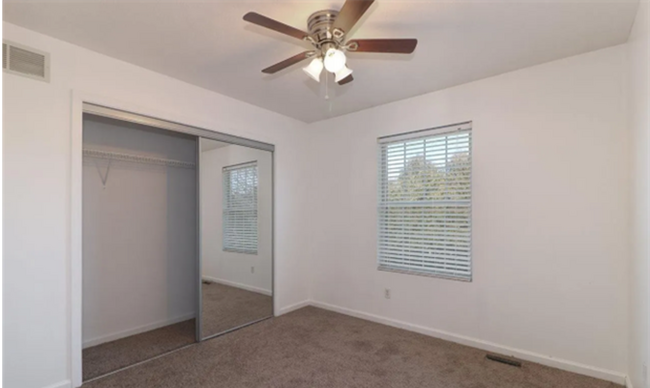 Building Photo - Spacious & Stylish 4-Bed, 4-Bath Townhome in Desirable North Normal