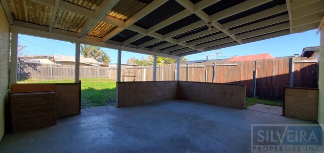 Building Photo - Cozy 3 bedroom 1 Bath home!