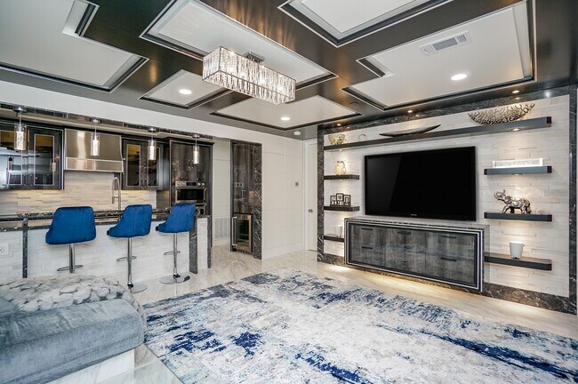 Building Photo - 5711 Sugar Hill Dr