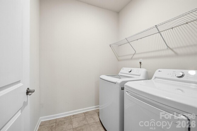 Building Photo - 162 White Apple Wy