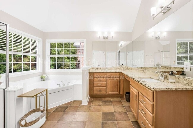 Building Photo - 8100 Morehouse Dr