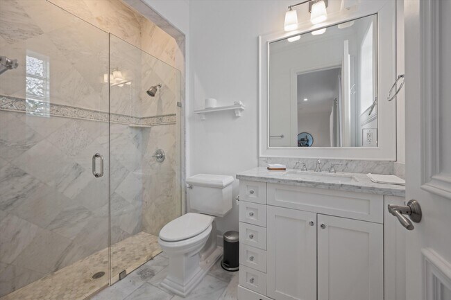 Building Photo - 12820 Mizner Way