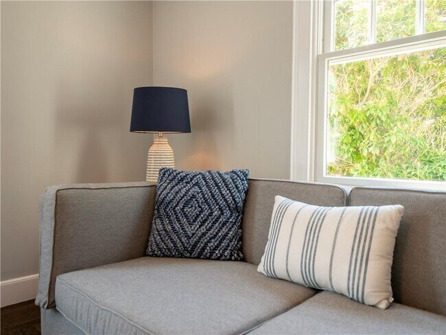 Building Photo - 118 Ruggles Ave