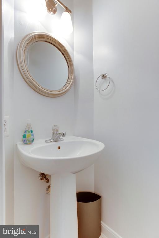 Building Photo - 6021 Riddle Walk