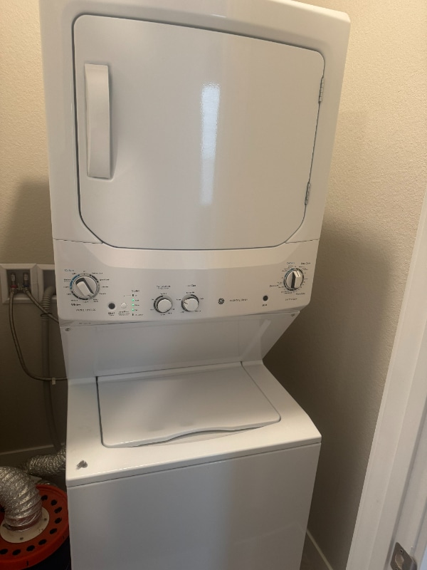 Building Photo - 7040 Hyland Hills St