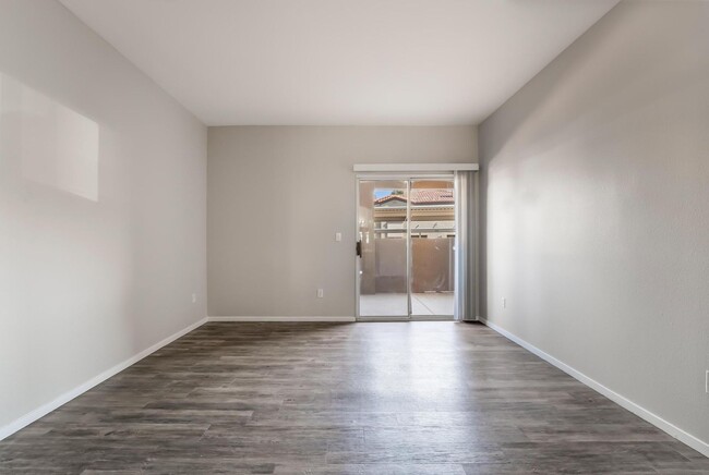 Building Photo - Amazing Remodeled Condo in guard gated Sed...