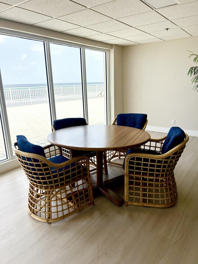 Building Photo - 4511 S Ocean Blvd