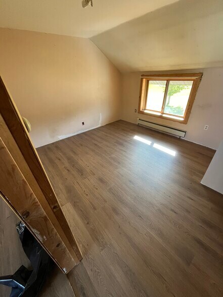 Building Photo - 206 W Main St