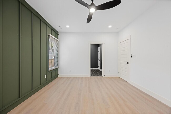 Building Photo - 2505 Vance Ave