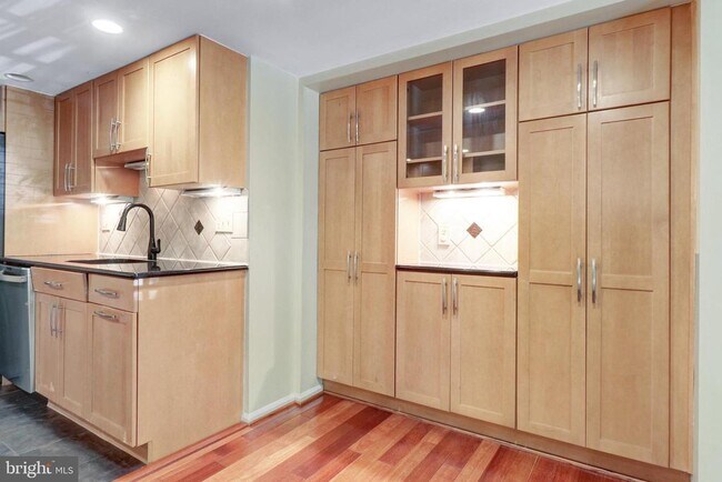 Building Photo - 5707 Waters Edge Landing Court