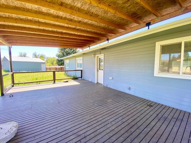 Building Photo - 3 Bedroom Home in Rural West Valley
