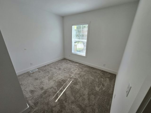 Building Photo - 207 Spruce Ln