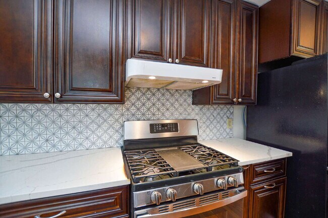 Building Photo - Primary Suite with Sauna | Finished Basement | Private Backyard Retreat | Tega Cay 3 Bedrooms | 3...