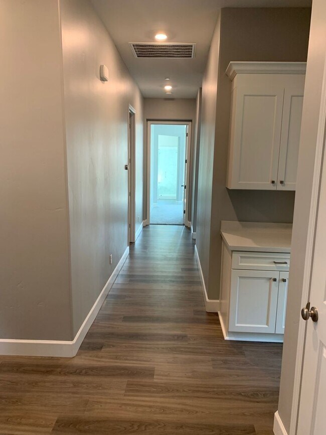 Building Photo - Gorgeous 4 Bedroom 3 Bathroom Single Level New Construction Home in Northeast Santa Rosa