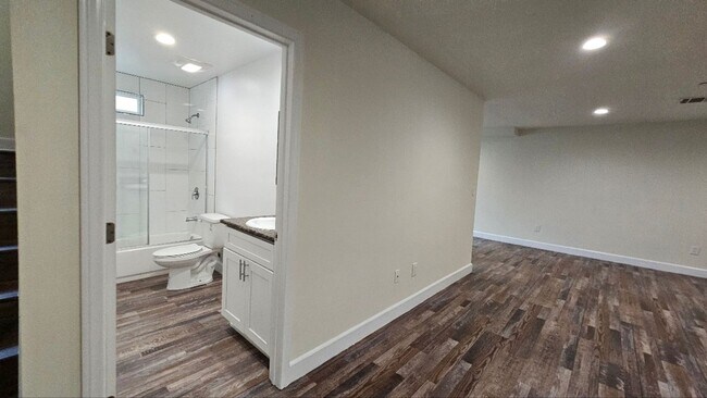 Building Photo - 23(1456,1458)