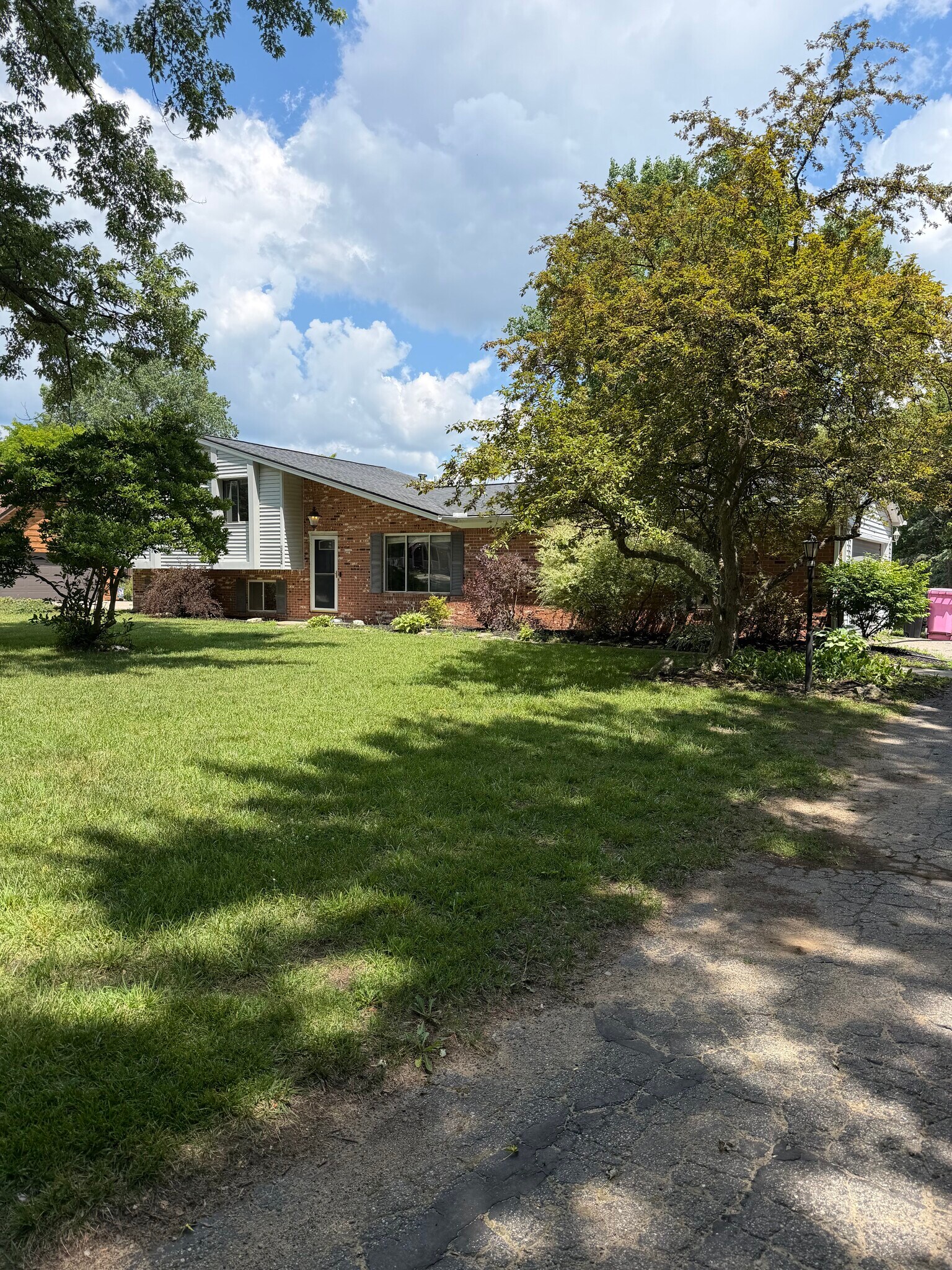 Building Photo - 4544 Hillview Shr