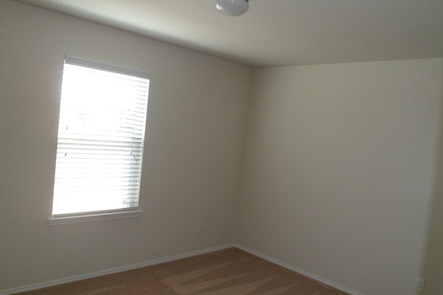 Building Photo - 1508 Abby Creek Dr