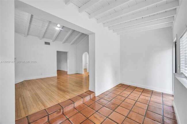 Building Photo - 429 NE 73rd St