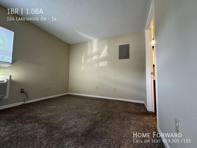 Building Photo - 164 Lakeshore Dr
