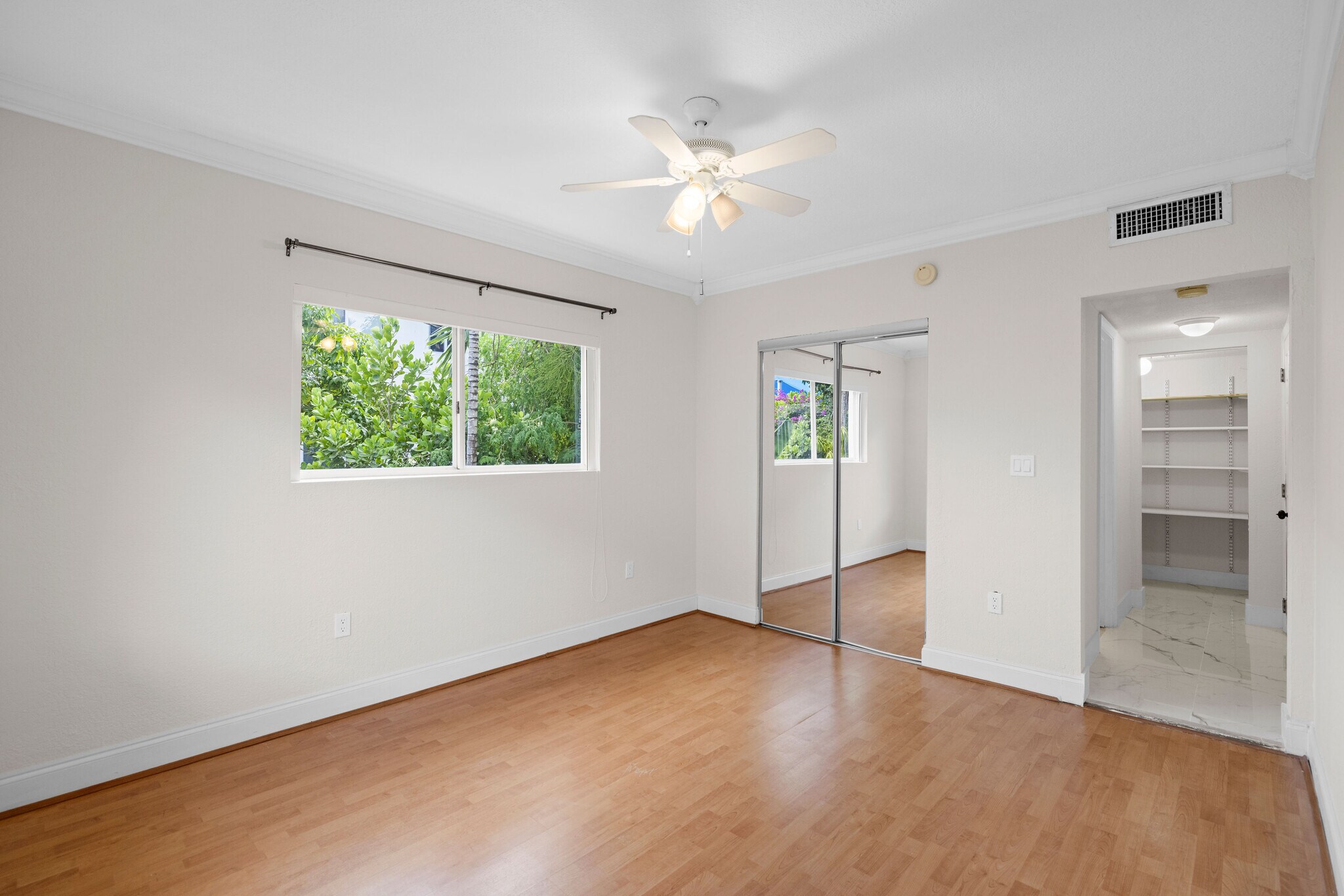 Building Photo - 1152 99th St
