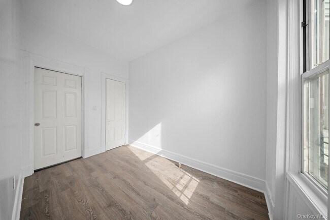 Building Photo - 1207 Hancock St