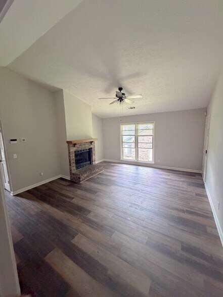 Building Photo - 6197 Trestlewood Dr