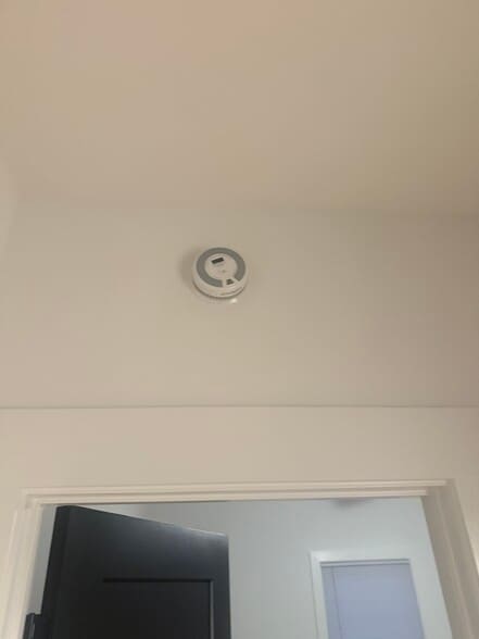 Building Photo - 420 Sloop St