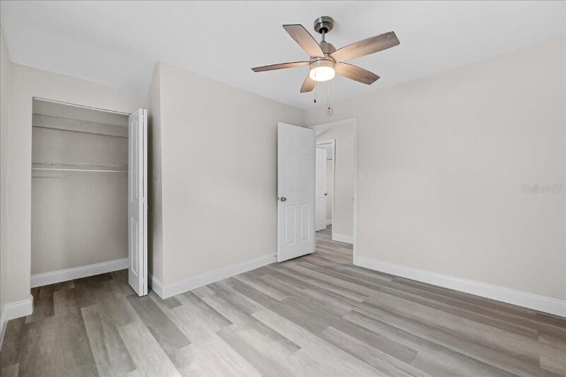 Building Photo - 1906 E Ida St