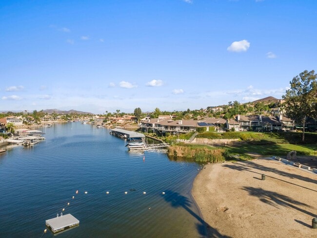 Building Photo - CANYON LAKE 3 BED 2 BATH ON GOLF COURSE