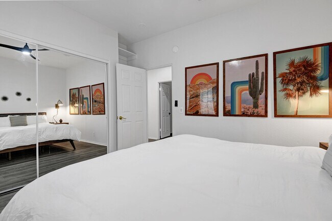 Building Photo - 2005 E Racquet Club Rd