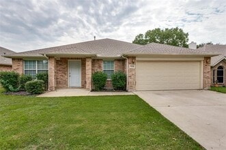 Building Photo - 7554 Brittany Pl