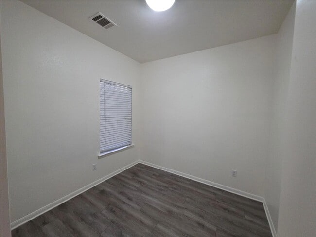 Building Photo - 4417 Lendall Ln