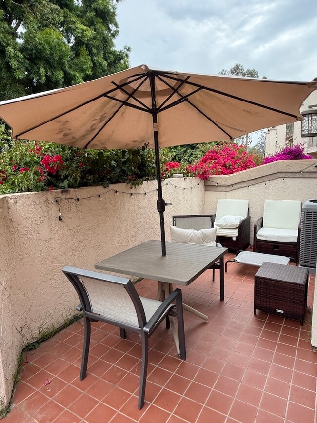 Building Photo - 7616 Palmilla Dr