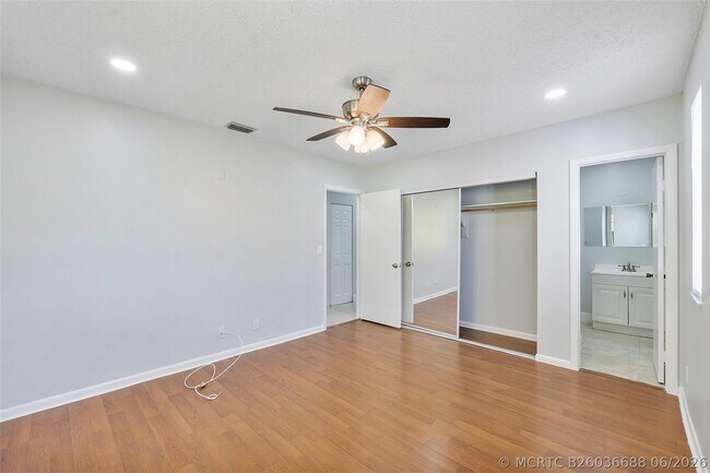 Building Photo - 2854 Coral Springs Dr