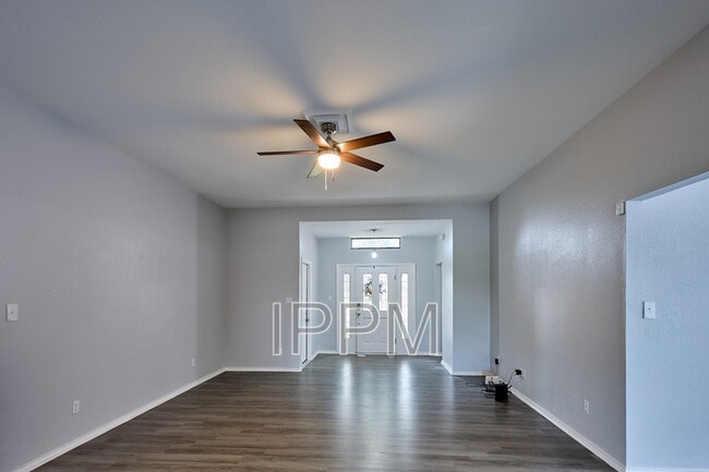 Building Photo - 1813 Lazy Lake Dr