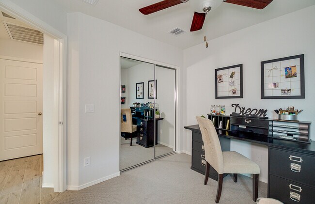 Building Photo - 1736 E Fontana Dr