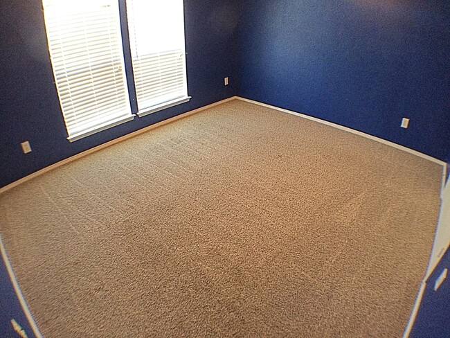 Building Photo - 3 Bedroom 2 Bath Gem In Crowley