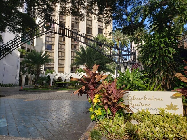 Entrance to Liliuokalani Gardens - 300 Wai Nani Way