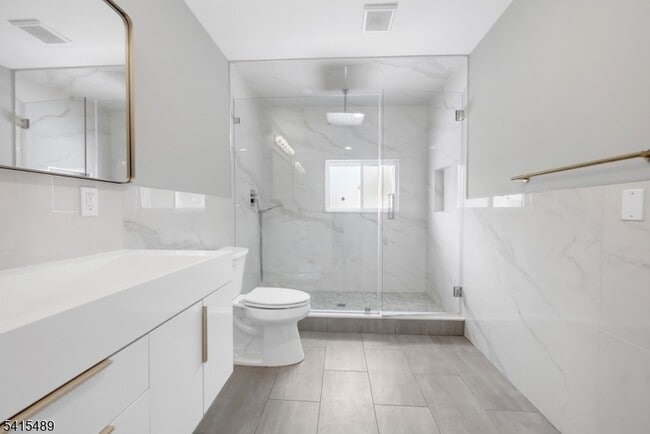 Building Photo - 475 Cedar Ln