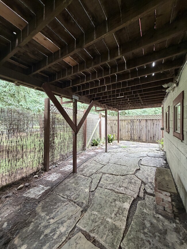 Building Photo - 506 Sonoma Ave