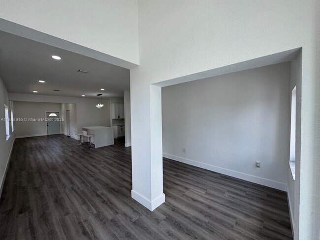 Building Photo - 3039 NW 51st Terrace