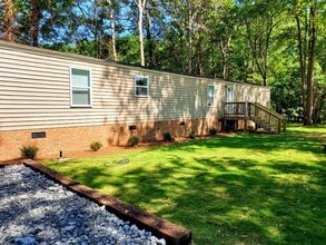 Building Photo - 3 Bedroom Mobile Home in Pelzer SC