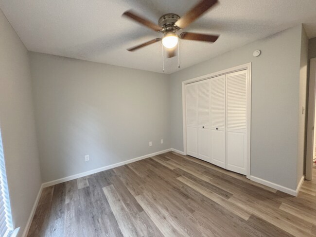Building Photo - 100 Patra Dr