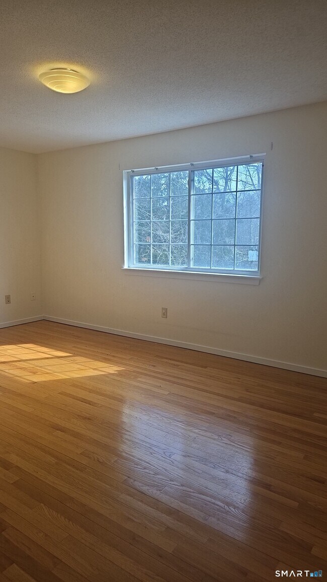 Building Photo - 20 Apple Way