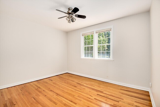 Building Photo - 1267 Leyden St