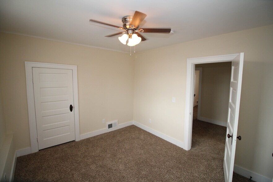 Building Photo - 6817 Britton Ave